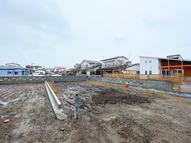 新築戸建・建売　会津若松市館脇町　GRAFARE　全2棟の前面道路含む現地写真