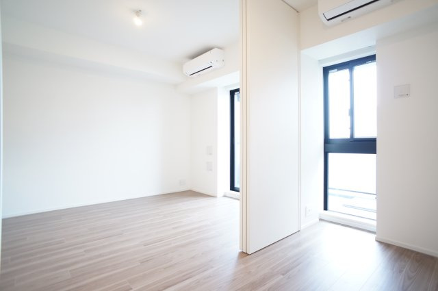 プライムメゾン錦糸町の居間・リビング|エアコン2基設置