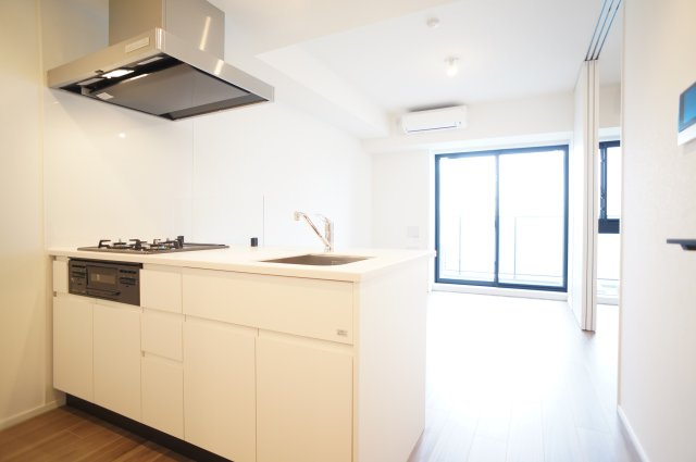 プライムメゾン錦糸町のキッチン|カウンターキッチンの開放的なリビング♪