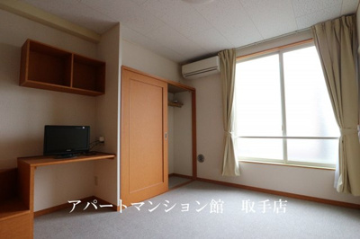 【居間・リビング】 | レオパレス湖北 | 画像3