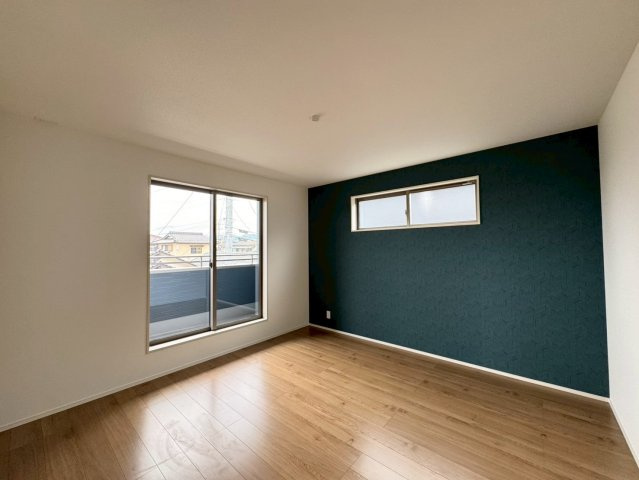 ーBloomーブルームー小倉南区田原3丁目1期　【小倉南区　新築戸建て】の洋室|アクセントクロスがお洒落な８帖洋室♪【小倉南区　新築戸建て】