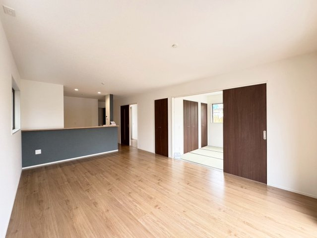 ーBloomーブルームー小倉南区田原3丁目1期　【小倉南区　新築戸建て】の居間・リビング|和室の扉を開けていれば20帖以上の広々空間に♪【小倉南区　新築戸建て】