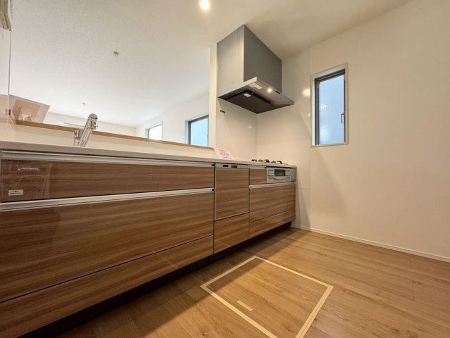 ーBloomーブルームー小倉南区田原3丁目1期　【小倉南区　新築戸建て】のキッチン|収納豊富でデザイン性の優れたシステムキッチン【小倉南区　新築戸建て】