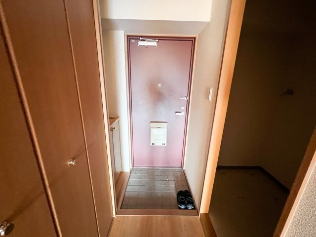 リーヴァ・ビスタ北本町の玄関