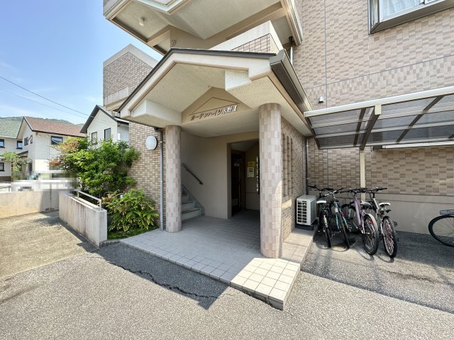 ガーデンハイツ永野Ⅱのエントランス