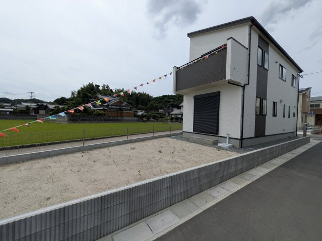 福岡市西区元浜1丁目　1号棟の前面道路含む現地写真