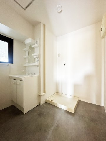 ウイングコーポ大原の洗面所|忙しい朝には欠かせない洗面所です