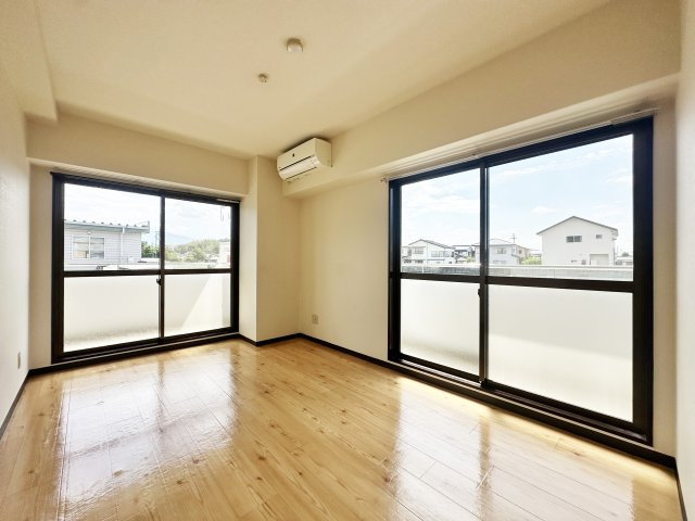 ウイングコーポ大原の居間・リビング|ゆったりとした居間です