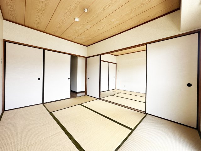 ウイングコーポ大原の和室|和室ならではの温かな和の空間で寛ぎの時間を過ごせます