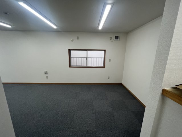新小岩一丁目事務所の洋室