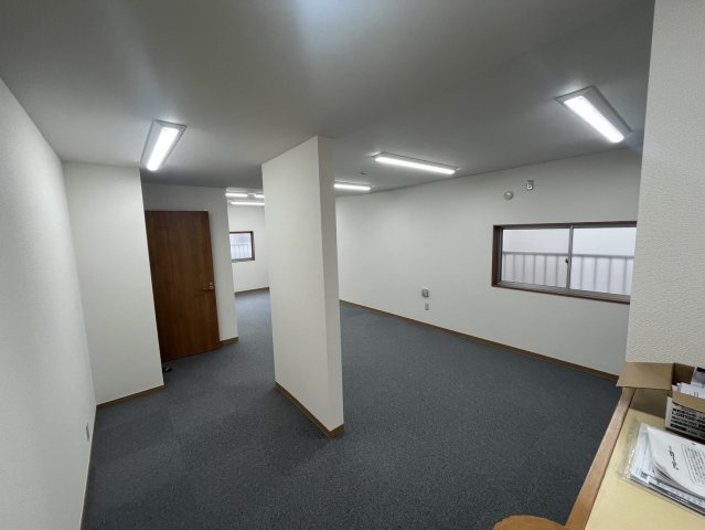 新小岩一丁目事務所の洋室