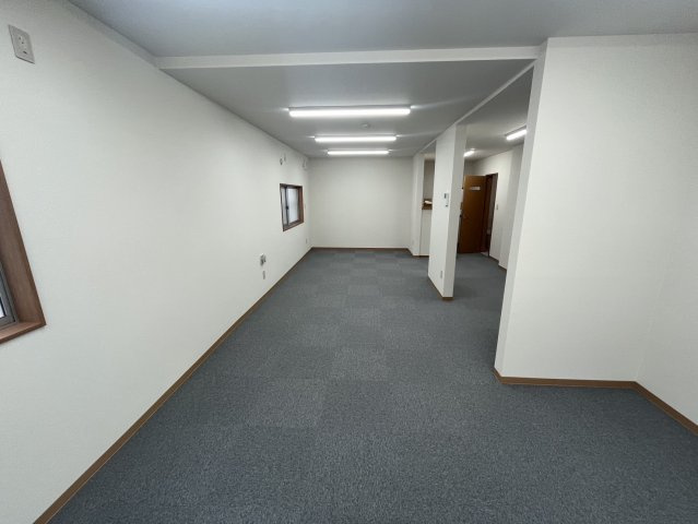 新小岩一丁目事務所の内装