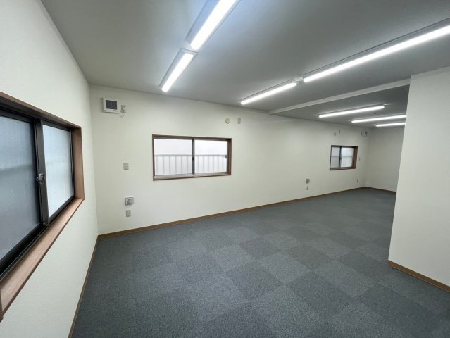 新小岩一丁目事務所の内装