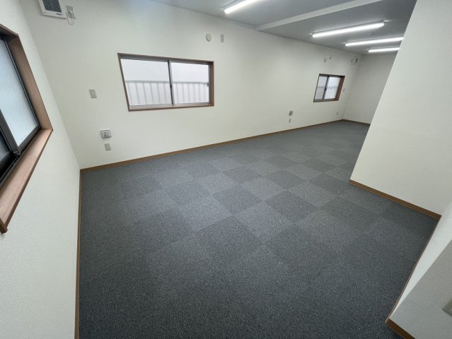 新小岩一丁目事務所の内装