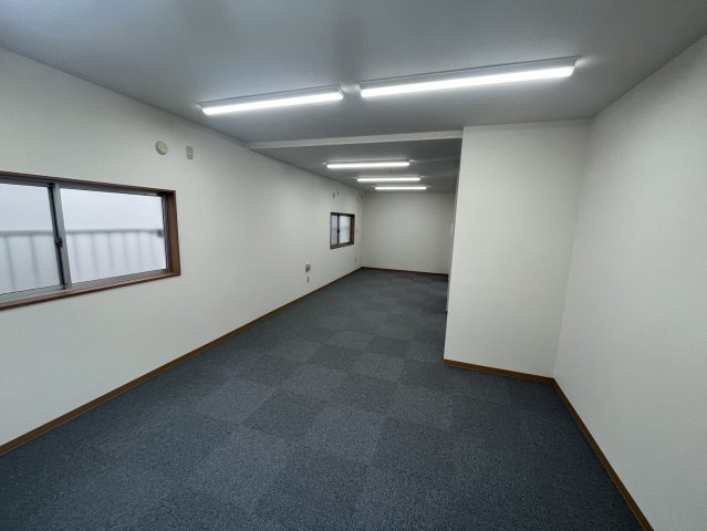 新小岩一丁目事務所の内装