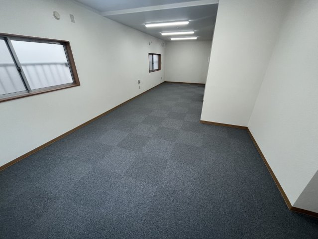 新小岩一丁目事務所の内装