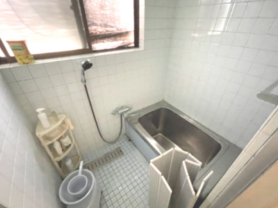 【浴室】 | 中古戸建　岩国市門前町3丁目（建物４棟） | 新宅のお風呂