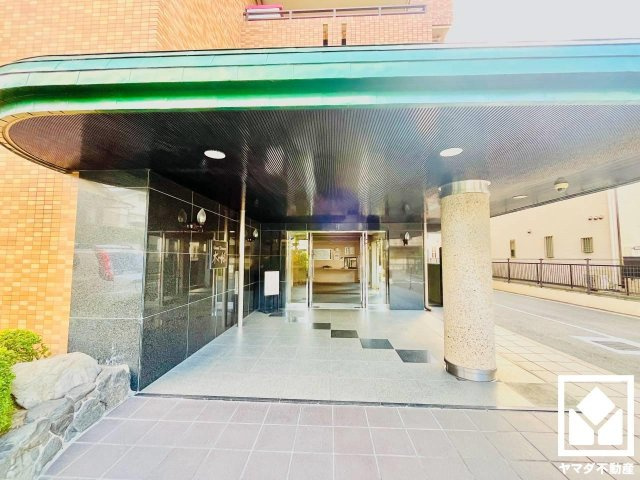 グラン・ドムール宇治木幡のエントランス