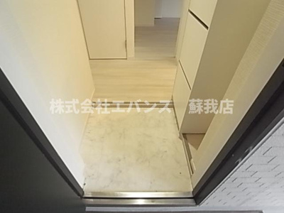 【玄関】 | タウンコート旭町 | 収納もある玄関です