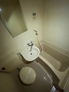 レオパレス幡ヶ谷第２の浴室