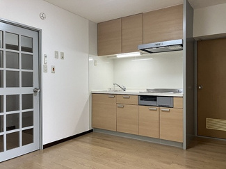 【居間・リビング】 | メガロン御殿山 | ５．２畳キッチン