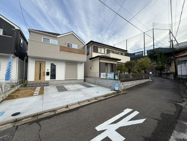 藤沢市西富2丁目新築戸建て　4期2号棟の前面道路含む現地写真|前面道路含む現地写真です
