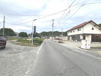 【前面道路含む現地写真】