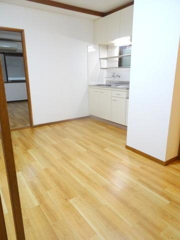 中川マンションの居間・リビング|★リビングも広々★