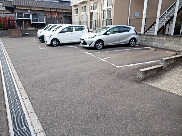 レオパレス春日グリーンヒルズのその他