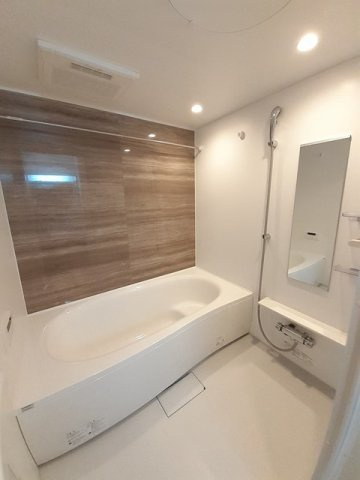 オーブ　シャルダンＢの浴室