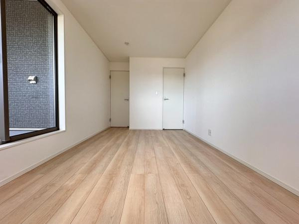 岩出市新田広芝第3-2号棟　新築戸建の洋室