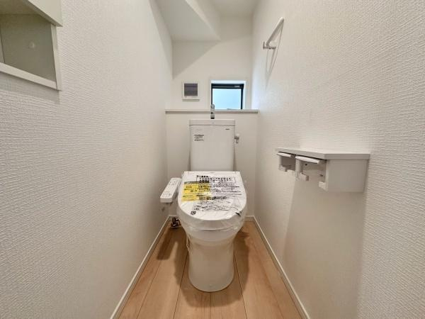 岩出市新田広芝第3-2号棟　新築戸建のトイレ