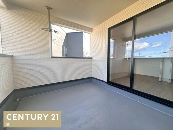 岩出市新田広芝第3-3号棟　新築戸建のバルコニー