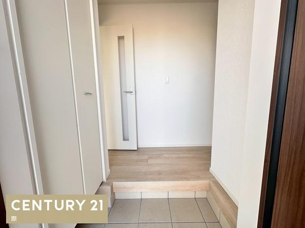 岩出市新田広芝第3-3号棟　新築戸建の玄関