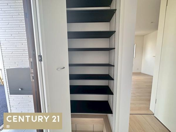 岩出市新田広芝第3-3号棟　新築戸建の収納