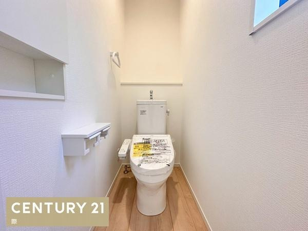 岩出市新田広芝第3-3号棟　新築戸建のトイレ