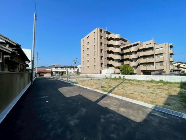 和歌山市秋葉町　土地の前面道路含む現地写真