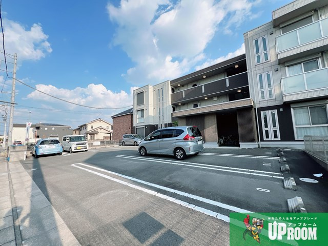 プライド＆グローリーの駐車場