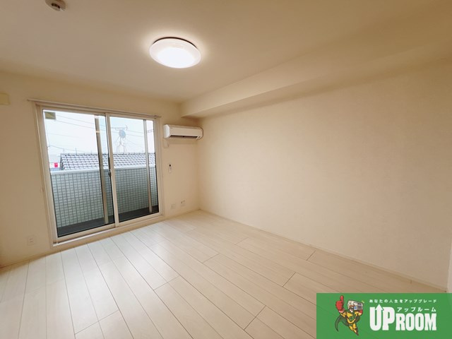 プライド＆グローリーの居間・リビング