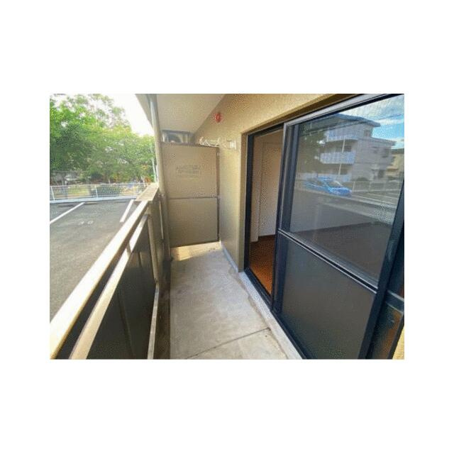 アザレアハイツ葉山のバルコニー|暖かな日差しのふりそそぐバルコニー