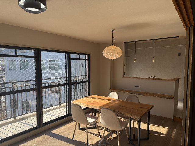 ロータリーマンション大津・京町　天然木フルリノベーションのダイニング