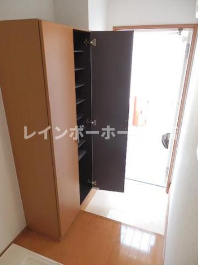 【仲介手数料：50％OFF】対象物件！の玄関|収納もある玄関です