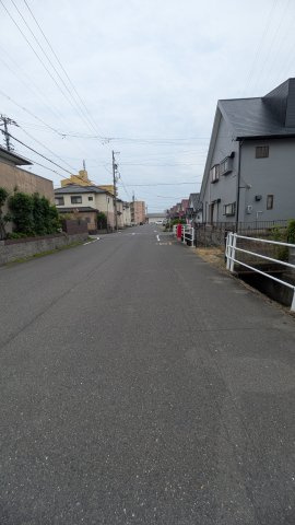 土地　高屋伊勢田1丁目の前面道路含む現地写真