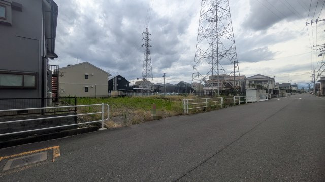 土地　高屋伊勢田1丁目の前面道路含む現地写真