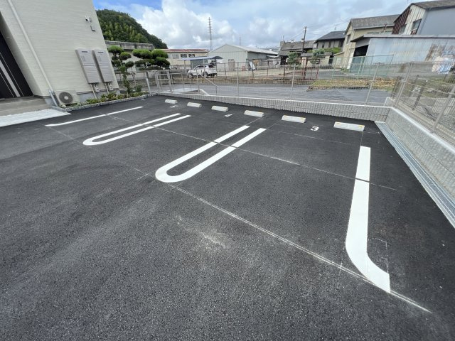 ソレイユ　こだまの駐車場