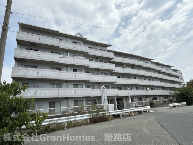 ラブリー姫路手柄山の外観