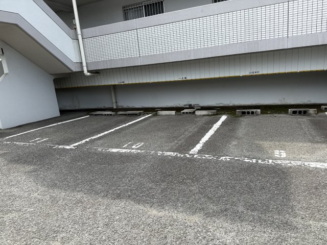 ラブリー姫路手柄山の駐車場