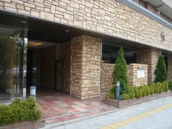 グランシス難波南のエントランス