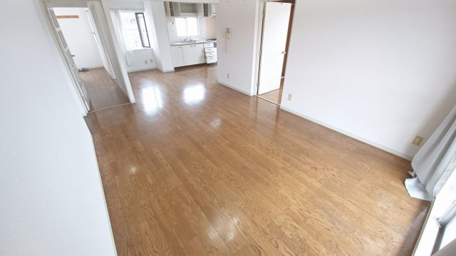 パークタウン五領第6団地5階の内装|東側リビング