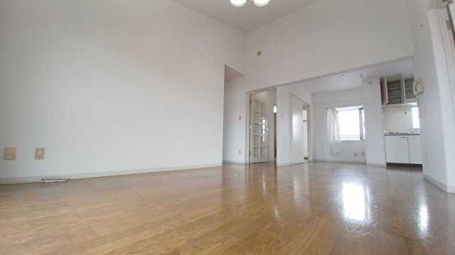 パークタウン五領第6団地5階の内装|東側リビング